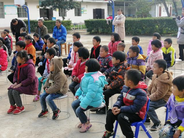 寒冬新化白达莫小学体验不一样的课堂