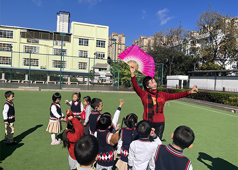 玉溪花灯戏公益课走进幼儿园.jpg